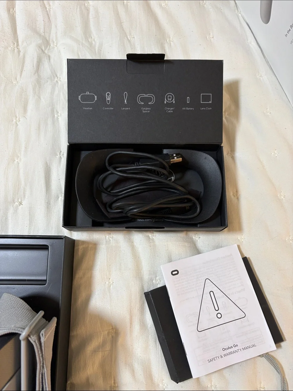 Oculus Go 64GB Standalone VR Headset in Light Gray